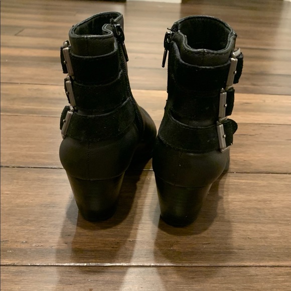 Boots - Picture 4 of 10